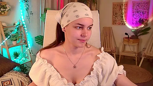 Snapshot of FrancescaCavaliere chatting on 05.16.26 FrancescaCavaliere online show from 05.16.26