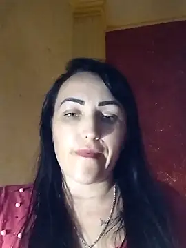 Snapshot of ArianaXFresh chatting on 11.19.25 ArianaXFresh online show from 11.19.25