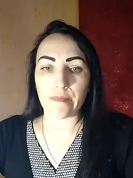 Snapshot of ArianaXFresh chatting on 11.21.25 ArianaXFresh online show from 11.21.25