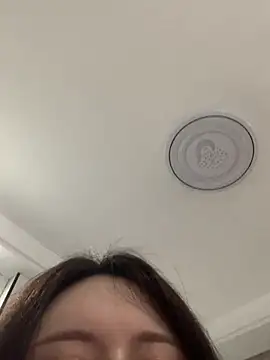 Snapshot of hoho-is chatting on 05.15.26 hoho-is online show from 05.15.26