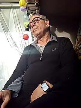 Snapshot of andy-1961 chatting on 11.13.25 andy-1961 online show from 11.13.25