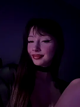 Snapshot of Aurora_Blooom chatting on 11.09.25 Aurora Blooom online show from 11.09.25