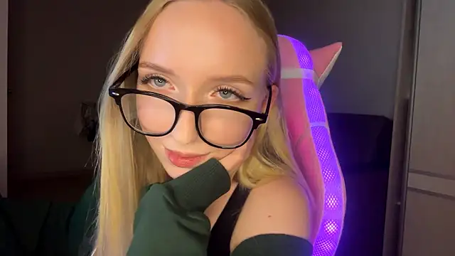 Snapshot of LaceDream chatting on 11.11.25 LaceDream online show from 11.11.25