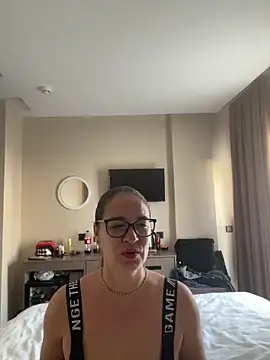 Milana8263 online show from 12.19.25