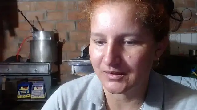 Snapshot of Sra_Angelina chatting on 06.06.26 Sra Angelina online show from 06.06.26