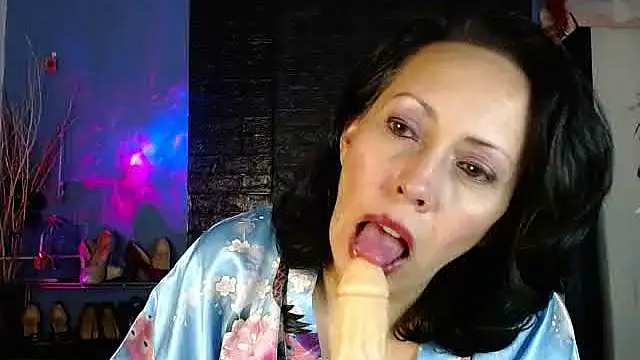 Snapshot of Jhanne_Cherry_ chatting on 05.08.26 Jhanne Cherry online show from 05.08.26