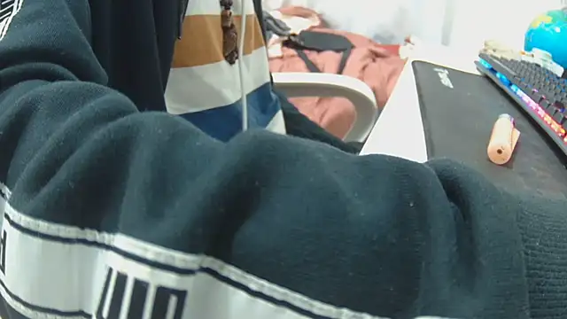 Calavera2001 online show from 12.18.25