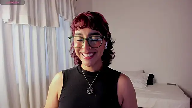 Snapshot of VictoriaAmelie chatting on 11.14.25 VictoriaAmelie online show from 11.14.25