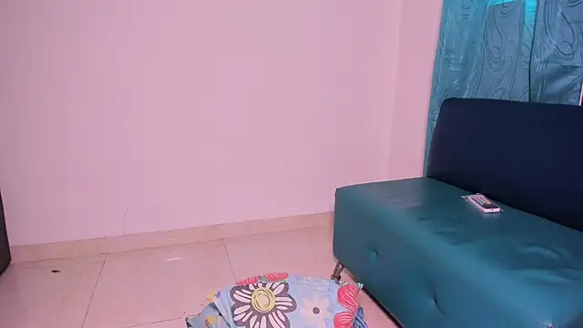 Snapshot of Be_pretty_skinny-HD chatting on 11.10.25 Be pretty skinny-HD online show from 11.10.25