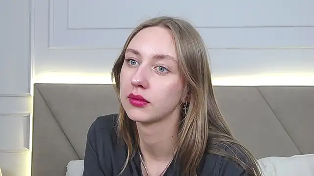 Snapshot of RachaelCute chatting on 11.10.25 RachaelCute online show from 11.10.25