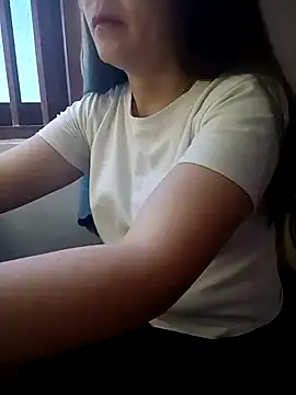 Feeling-hot online show from 04.17.26