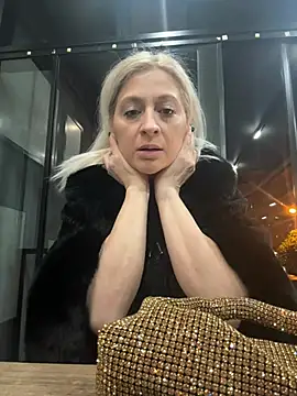 HOTLadyluna online show from 03.08.26