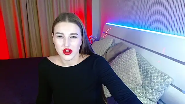 Snapshot of cutie_violet chatting on 11.14.25 cutie violet online show from 11.14.25