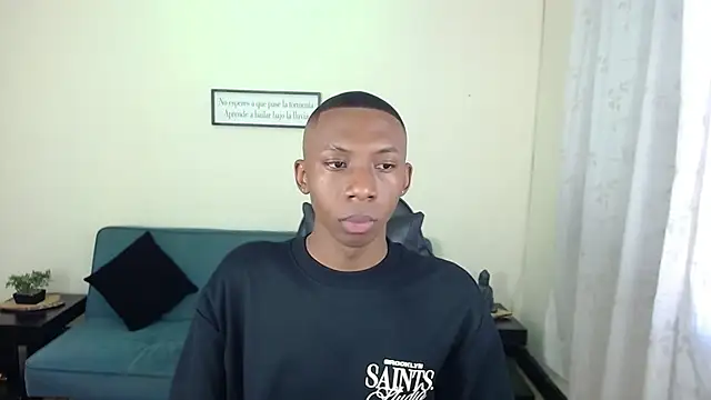 Snapshot of Miilo18 chatting on 12.16.25 Miilo18 online show from 12.16.25