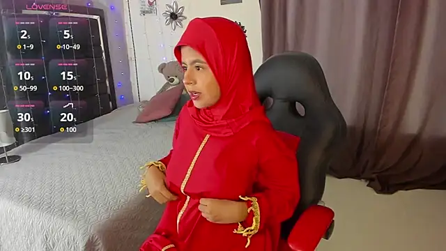 NaylaAbadi online show from 11.17.25