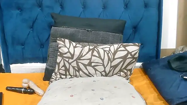 DarkCherryx online show from 12.19.25