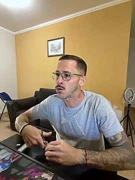 Snapshot of Lucasjandre chatting on 06.05.26 Lucasjandre online show from 06.05.26