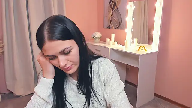 Snapshot of ShanelLevoy chatting on 11.12.25 ShanelLevoy online show from 11.12.25