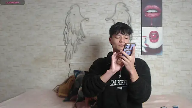 axel milo kairo and noa online show from 12.17.25