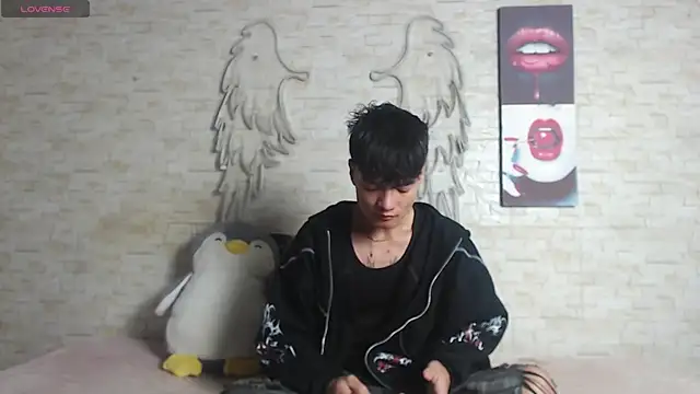 axel milo kairo and noa online show from 01.06.26