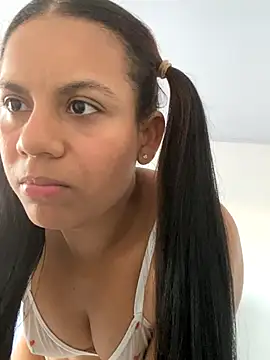 lineichun1708 online show from 11.17.25