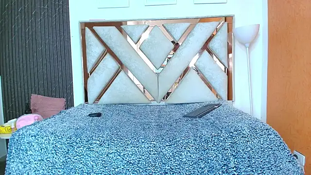 Antonella And Thiago online show from 11.29.25