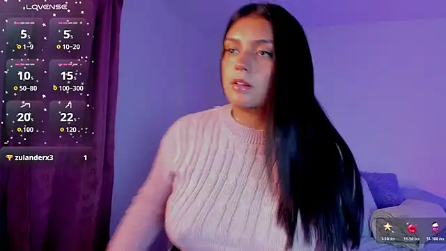 Snapshot of sofii_moretti chatting on 11.18.25 sofii moretti online show from 11.18.25