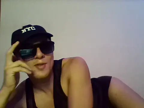 Snapshot of AxelMoonlight chatting on 11.11.25 AxelMoonlight online show from 11.11.25