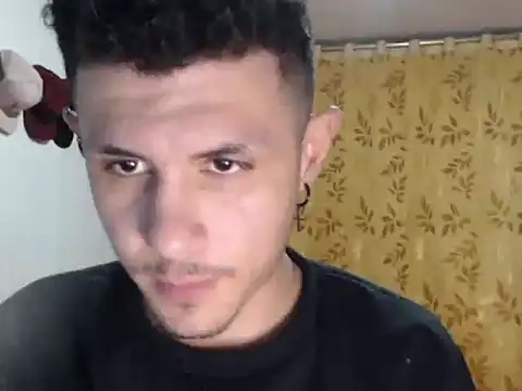 Snapshot of damiansexyboy69 chatting on 11.11.25 damiansexyboy69 online show from 11.11.25