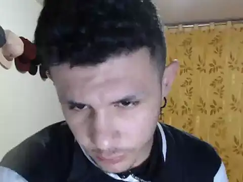 Snapshot of damiansexyboy69 chatting on 11.12.25 damiansexyboy69 online show from 11.12.25