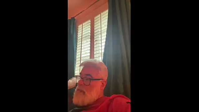 Snapshot of LeatherSdaddy chatting on 11.27.25 LeatherSdaddy online show from 11.27.25