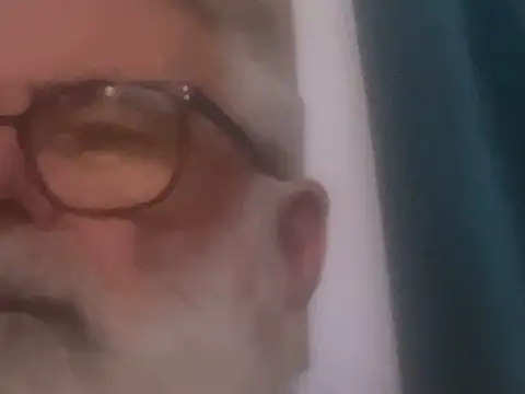 Snapshot of LeatherSdaddy chatting on 12.04.25 LeatherSdaddy online show from 12.04.25