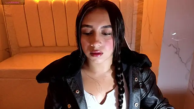 Snapshot of Juliana_Tx chatting on 11.22.25 Juliana Tx online show from 11.22.25