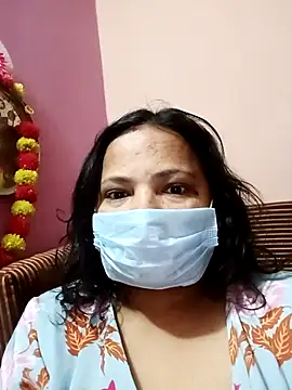 Snapshot of meera_hotty chatting on 11.12.25 meera hotty online show from 11.12.25