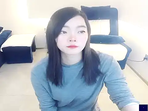 Snapshot of Shaurk chatting on 12.04.25 Shaurk online show from 12.04.25