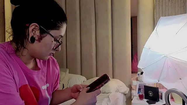 Snapshot of Iamnyxy chatting on 11.28.25 Iamnyxy online show from 11.28.25