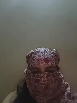 Snapshot of Yamini-X chatting on 11.14.25 Yamini-X online show from 11.14.25