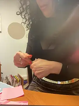 Snapshot of Deessenympho chatting on 01.19.26 Deessenympho online show from 01.19.26