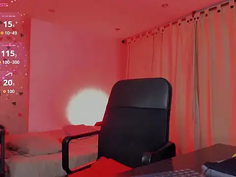 Snapshot of LaGoldenBitch chatting on 05.22.26 LaGoldenBitch online show from 05.22.26
