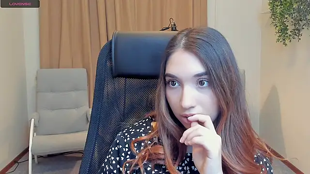 Snapshot of GlendaKindl chatting on 11.16.25 GlendaKindl online show from 11.16.25