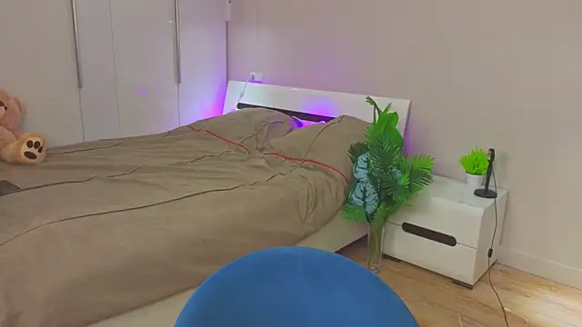 LilyPoetry  online show from 11.23.25