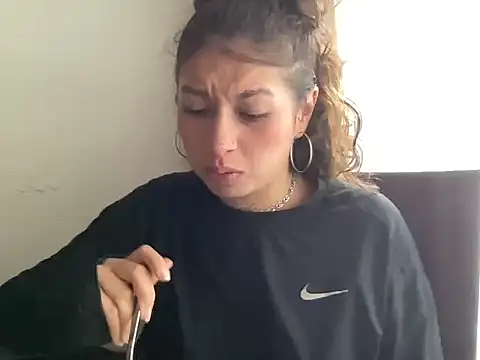 Snapshot of Dreana chatting on 02.24.26 Dreana online show from 02.24.26