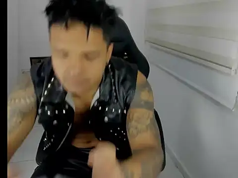 master leather online show from 04.01.26