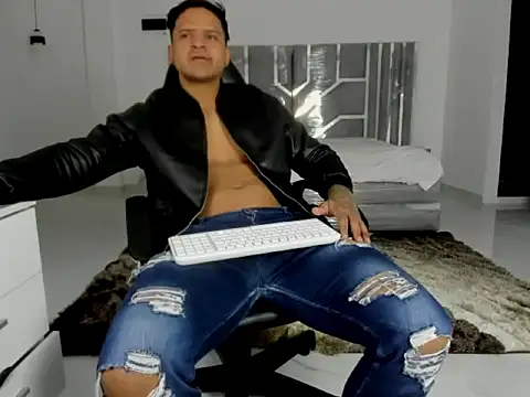 master leather online show from 04.13.26