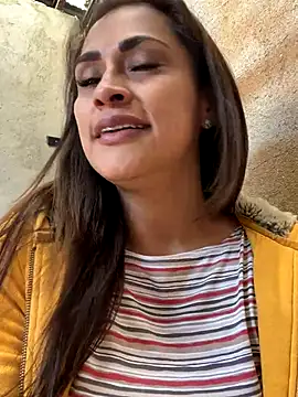 Snapshot of valeria_absurdah chatting on 11.29.25 valeria absurdah online show from 11.29.25