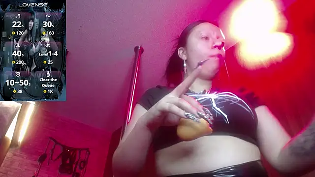 Snapshot of Belladonna_trix chatting on 07.16.26 Belladonna trix online show from 07.16.26