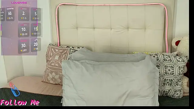 Daphne Hills online show from 02.27.26