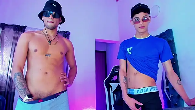 Snapshot of Bad_boys07 chatting on 11.15.25 Bad boys07 online show from 11.15.25