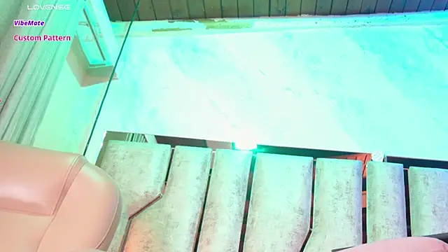 Caroline palmerr online show from 12.21.25