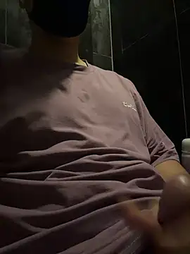 Snapshot of asianpublicboy chatting on 11.12.25 asianpublicboy online show from 11.12.25